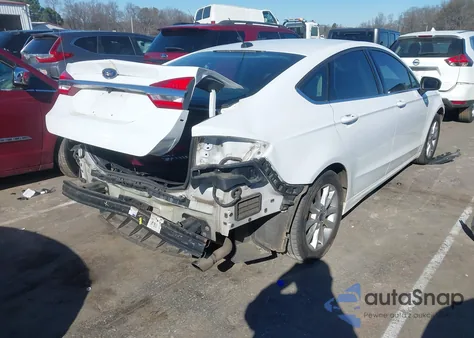 2017 Ford Fusion Se z USA, uszkodzony, nr VIN 3FA6P0HD3HR158427